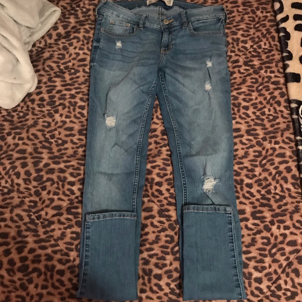 hollister destroyed super skinny jeans .